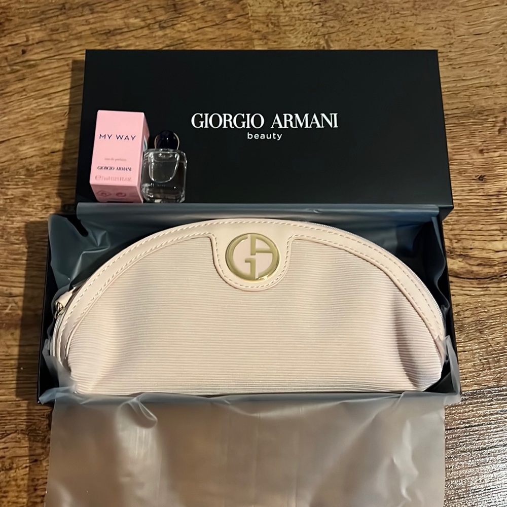 Giorgio Armani Pouch(New)